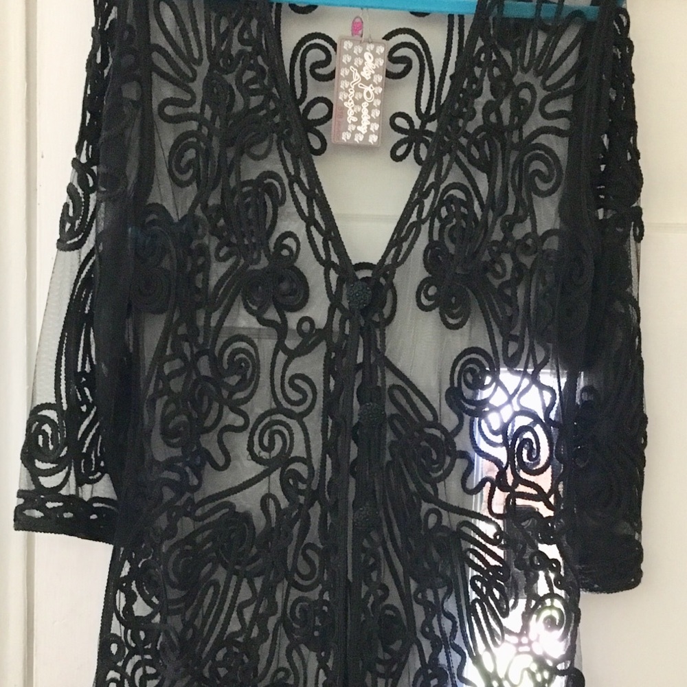 Pretty lace cover/jacket